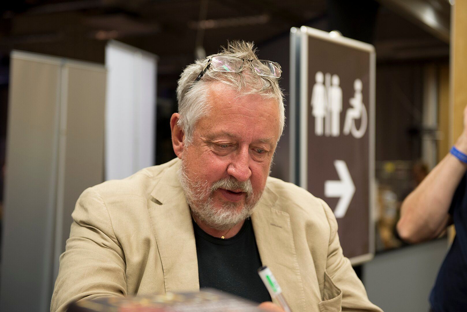 1618px-LeifGWPerssonBokmässan20133.jpg
