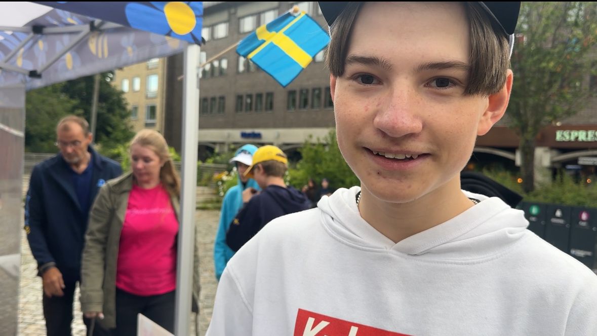 Oliver var en av ungdomarna som träffade Jimmie Åkesson (SD) i Örnsköldsvik.