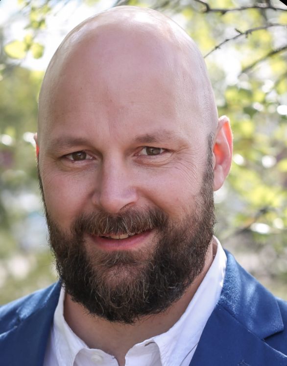 Krister Pounu (KD) har lyft jakt- fiske- och markrättigheter. Foto: Linkedin.