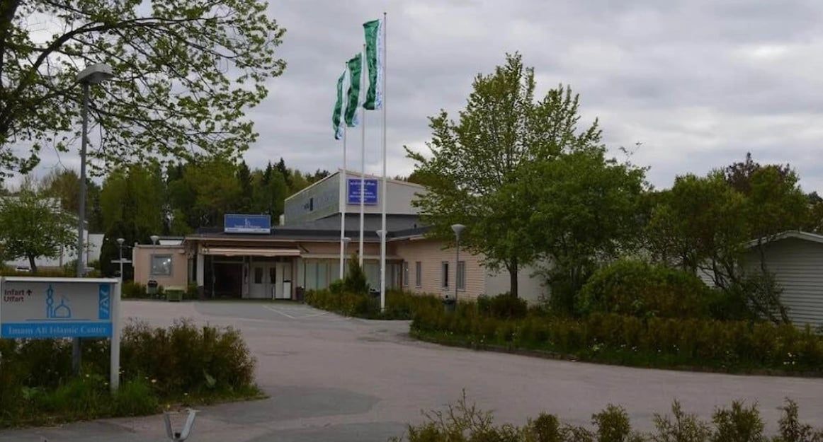 Moské klassad som säkerhetshot måste betala tillbaka stöd