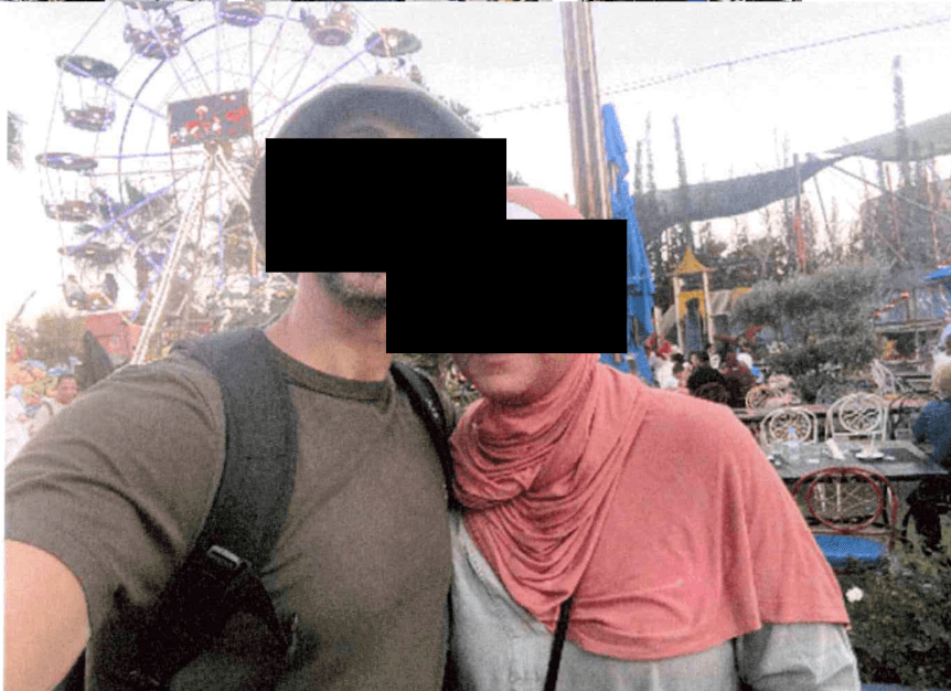 Bild från en privat semesterresa trots att tilltalad rapporterat att den arbetat. Foto: Polisen.&nbsp;