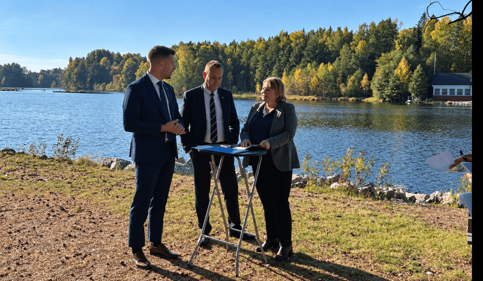 M, KD och SD håller pressträff och presenterar "Laxöavtalet".