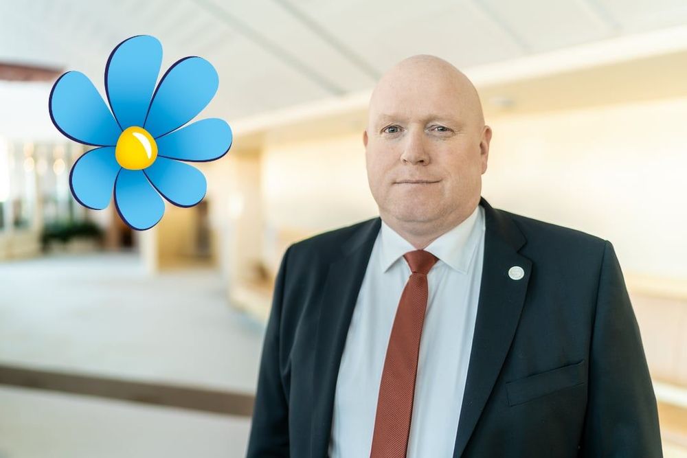 1079px-Magnus_Persson.png