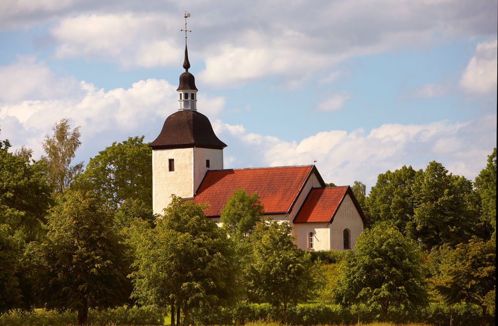 3344588-tveta-kyrka.jpg