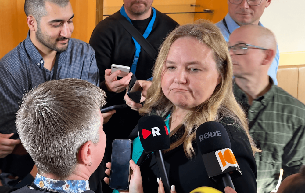 V vägrar förhandla – kräver klarhet om regeringsmålet först