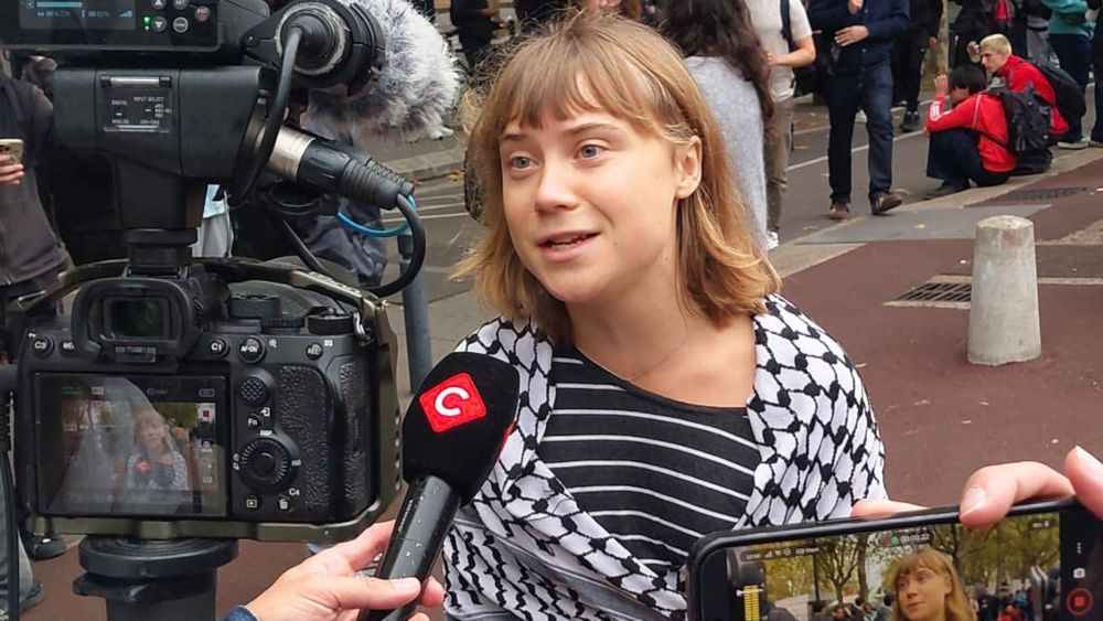 "Dags att göra uppror!" – Greta gör entré i franska protestkaoset