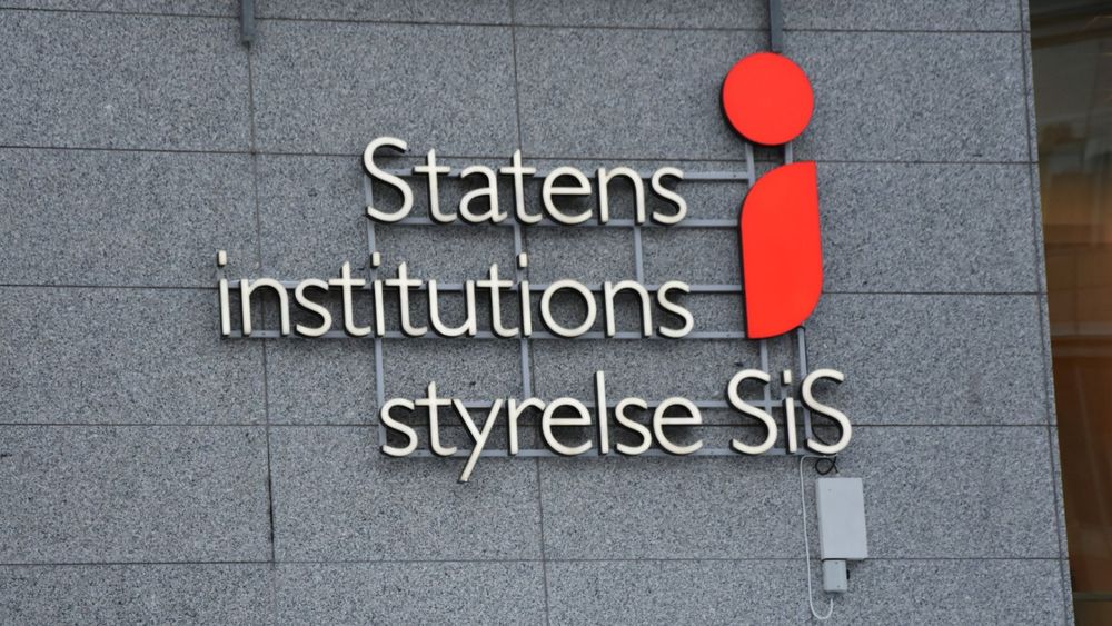 SiS-anställd hade sex med intagen – frias från barnvåldtäkt