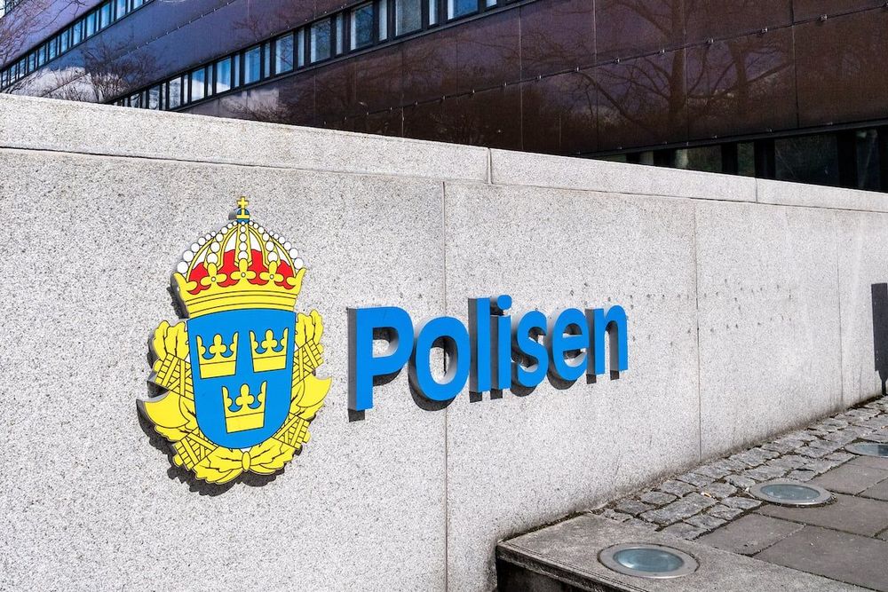 Poliser-3-1.jpg