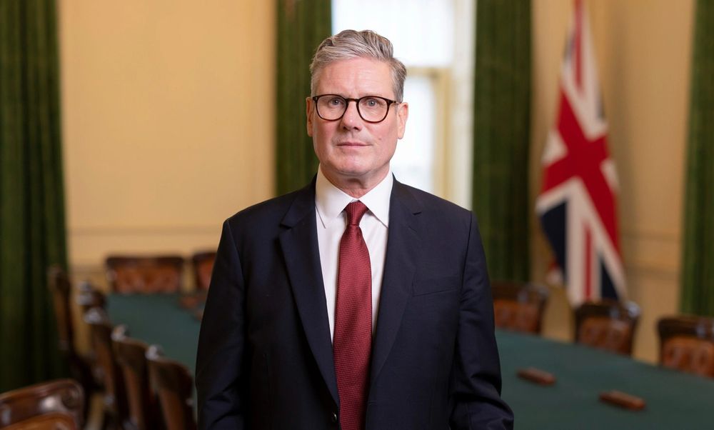 PrimeMinisterSirKeirStarmerOfficialPortrait.jpg