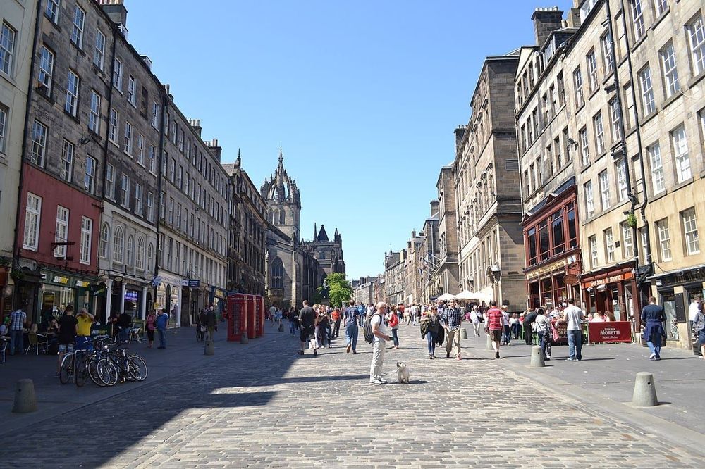 Royal_Mile-_Edinburgh_-1-_-8987799665-_-2-.jpg