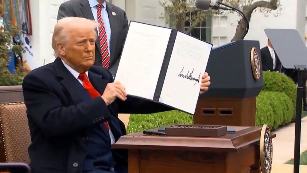 Trumptull.jpeg
