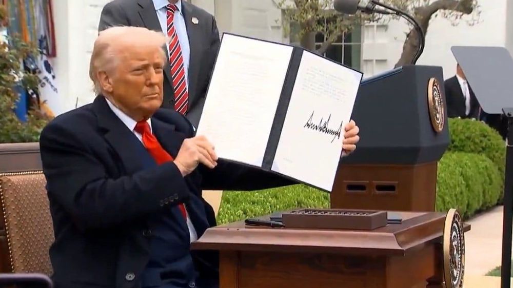 Trumptull.jpeg