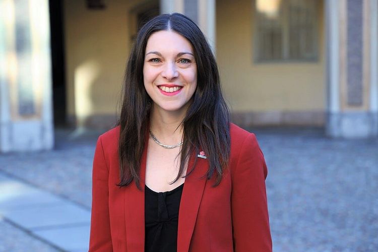 Socialdemokrat erkänner naivitet – kallar SD "ett ganska extremt parti" trots att hon tagit deras förslag