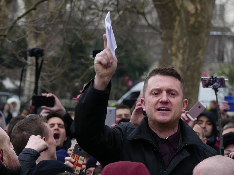 Islamkritikern Tommy Robinson får reducerat straff – ska släppas nästa vecka