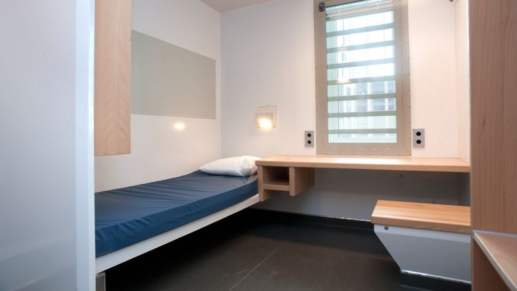 Tre häkten öppnas för 13–14-åringar