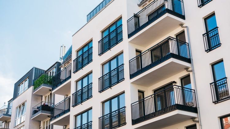 Nyanlända får fortsatt förtur i bostadsköer – oklart hur många 