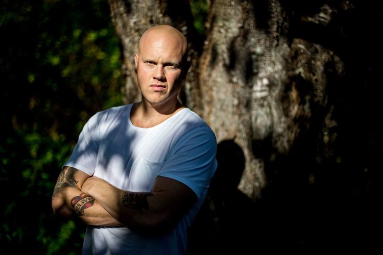 Tio år efter SVT-avhoppet: Lamotte varnar för "naivitet" kring Gaza-patienter