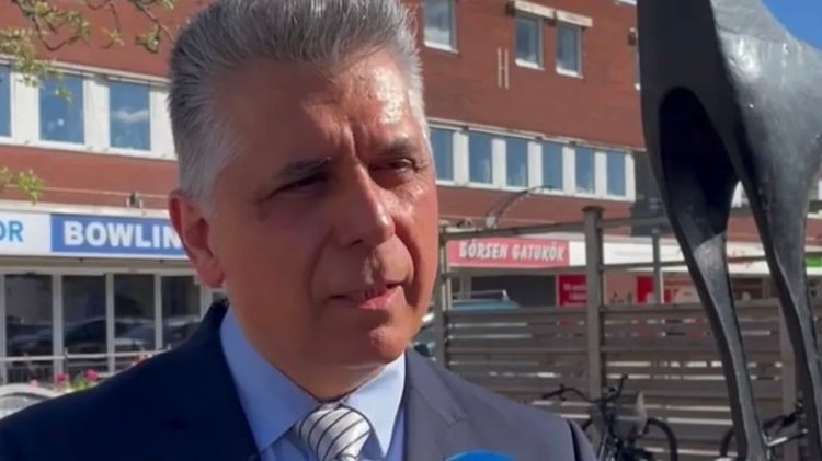 V–profil övergår till SD: "Uppmanar alla att göra det"