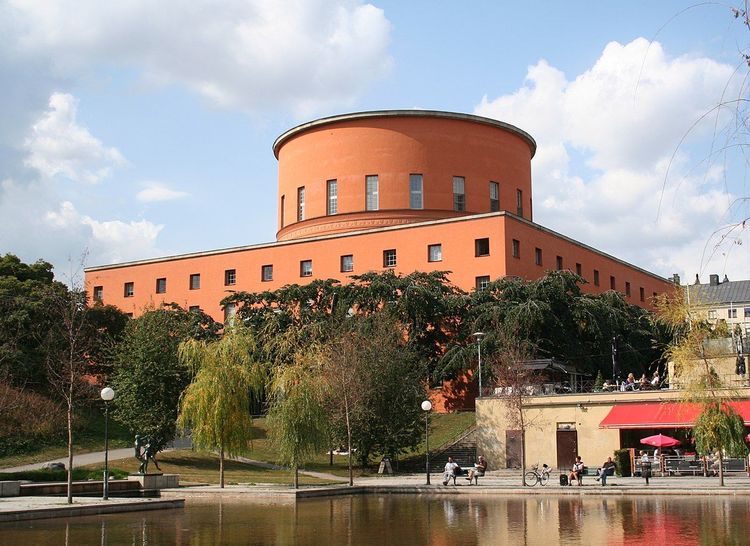 Misstänkt våldtäkt vid Stockholms stadsbibliotek