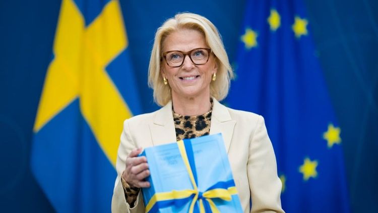 Finansministern öppnar för ytterligare skattesänkningar i höstbudgeten
