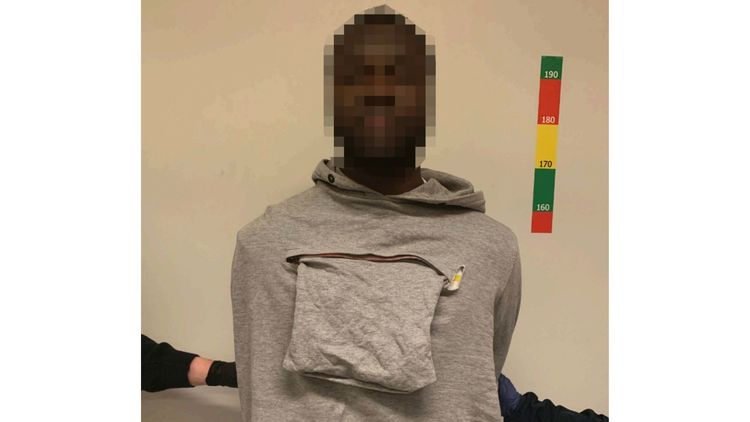 Två män åtalas för grov misshandel efter blodigt knivbråk på Stadsmissionen