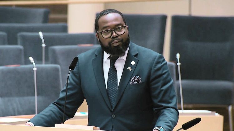 Malcolm Jallow om V-petningen: Avundsjuka på svarta män