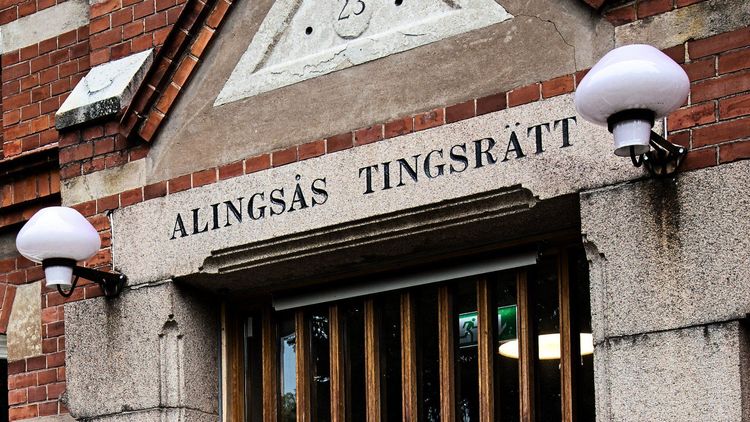 Dotter hotades till äktenskap: "Kommer slakta dig"