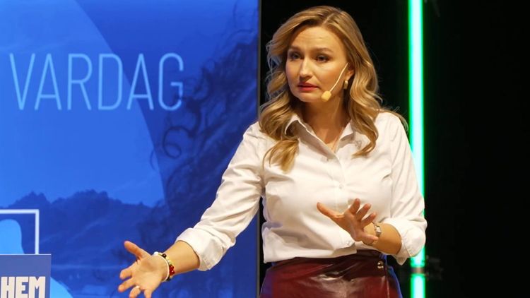 Tidningar spred felaktighet om Ebba Buschs tatuering: "Fake news"