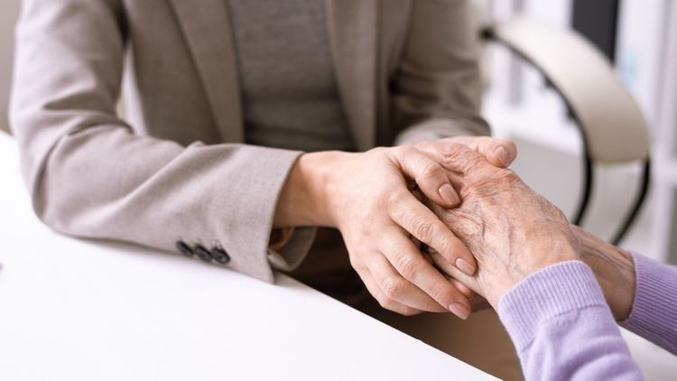 Uppgifter: Hemtjänstanställd avstängd efter larm om sexuella övergrepp