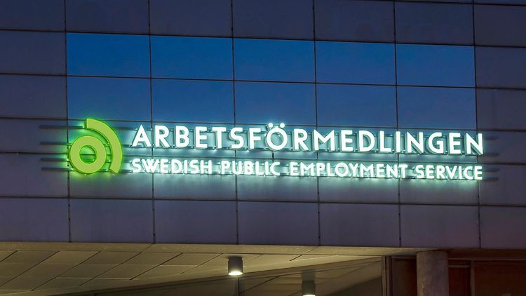 Arbetslösheten steg till 9,4 procent i februari