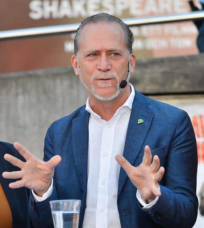 Miljöpartiet vill bilda regering med S, V, C