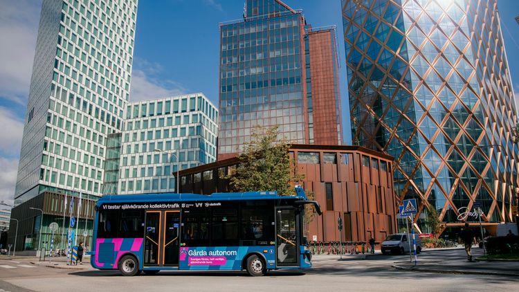 Göteborg: Självkörande buss krockade under premiärturen