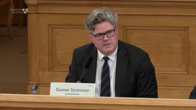 Gunnar Strömmer (M) plockar isär oppositionens kritik om för snabb lagstiftning