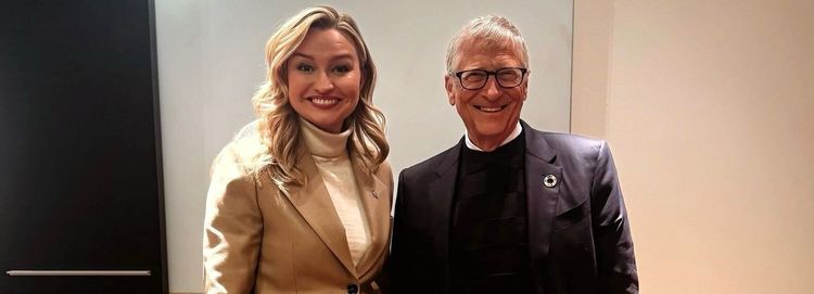 Mitt under Epsteinhärvan – Busch lägger ut bild med Bill Gates