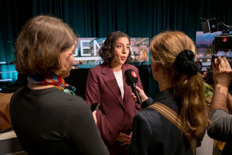 Källor: Simona Mohamsson utmanade den röda linjen mot SD