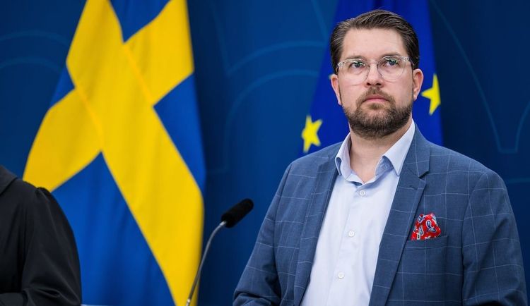 Jimmie Åkesson (SD): Kriminella ska utvisas – unga som anpassat sig måste få en chans 