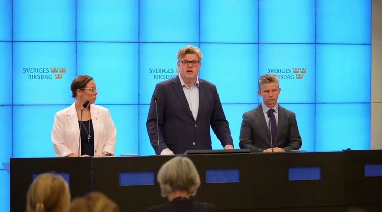 M vill att statsråd säkerhetsprövas