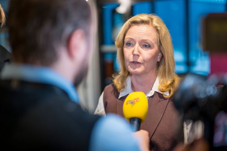 C-ledaren: Höj matmomsen och dieselskatten