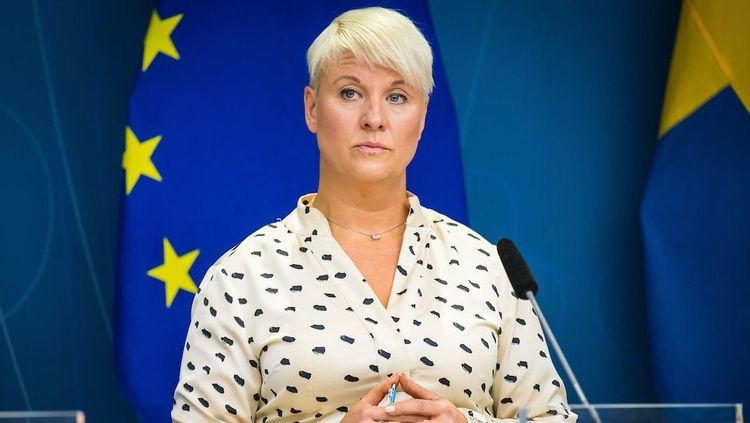 Regeringen: Äldre ska få välja kön på hemtjänsten – "Trött på bortförklaringar"