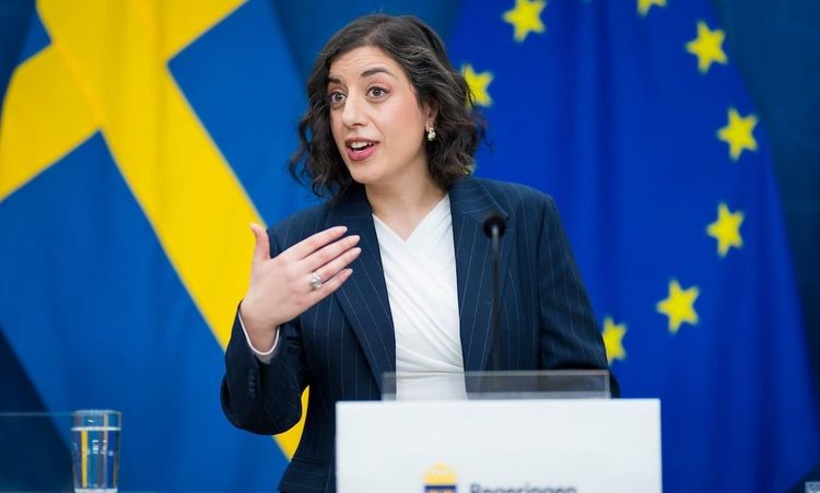 L-ministern vill förbjuda fula skolor – skapar otrygghet