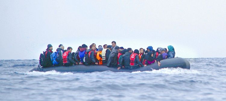 Englands och Wales population ökar med 707 000 på ett år – på grund av invandring