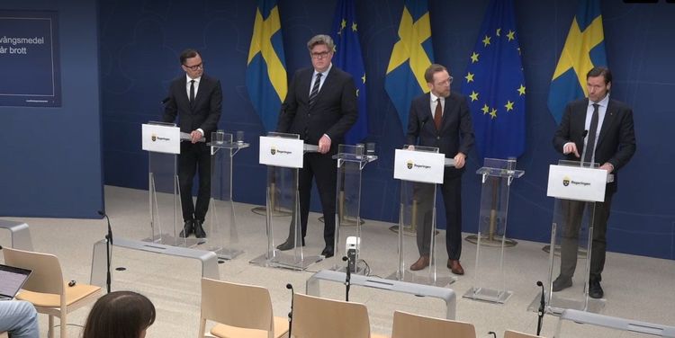Regeringen föreslår avlyssning av barn under 15 utan brottsmisstanke