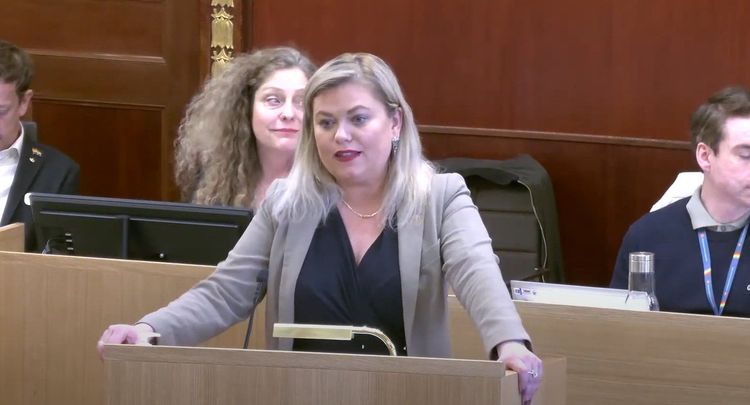 Fem rödgröna Göteborgspolitiker misstänkta för brott