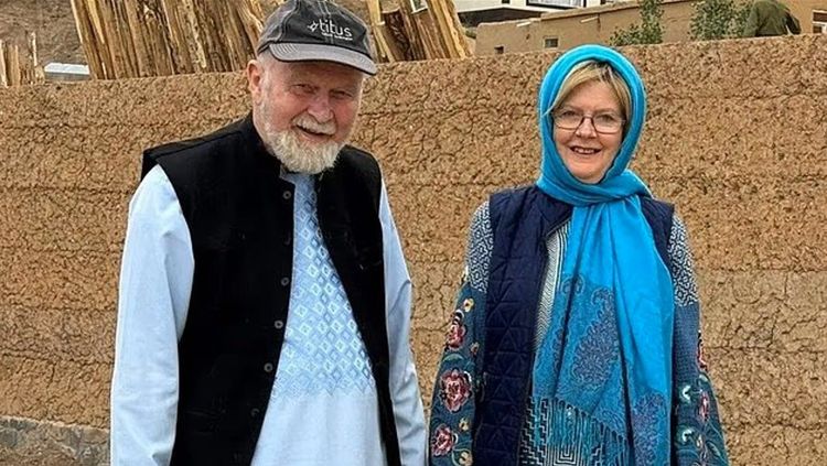 Brittiskt pensionärspar frigivna efter åtta månader i talibanfängelse