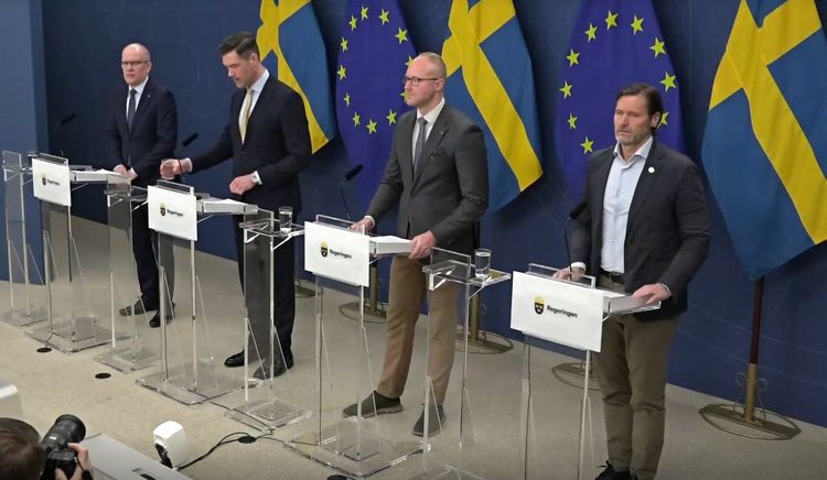 Regeringen och SD: Misskötsamhet ska leda till utvisning