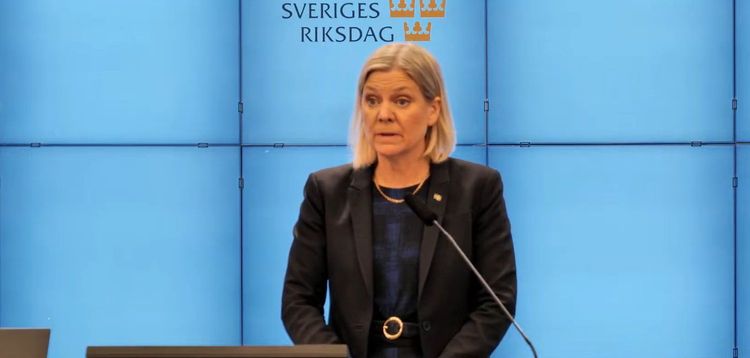 Magdalena Andersson stammar – svaret klipps bort i S-sändning