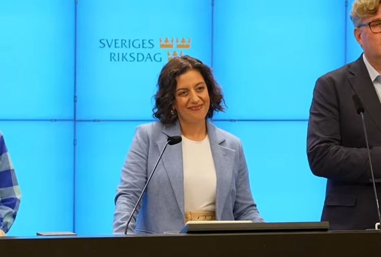 S-tappet fortsätter i ny mätning – Liberalerna på väg upp mot spärren