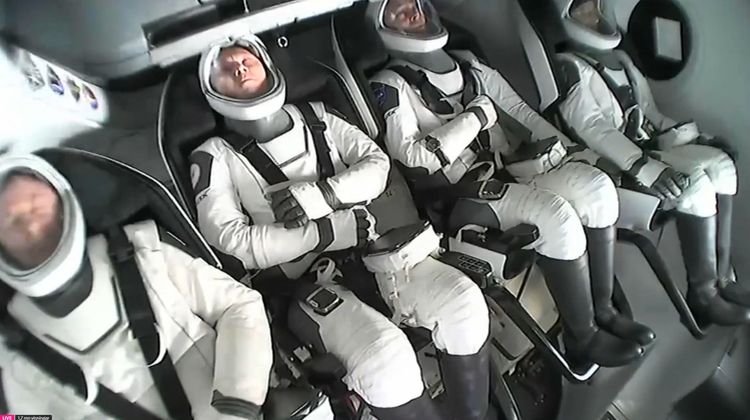 Se bilderna: Strandade NASA-astronauterna har landat på Jorden