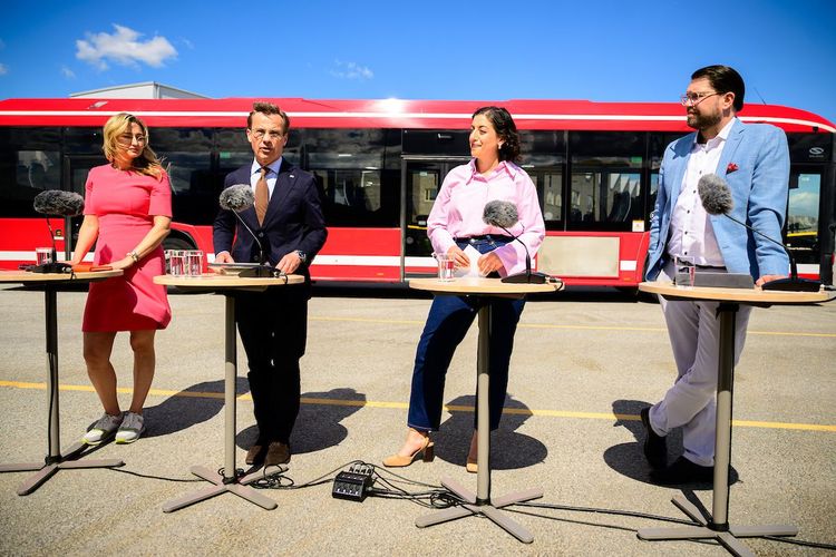 Nu halveras priserna i kollektivtrafiken