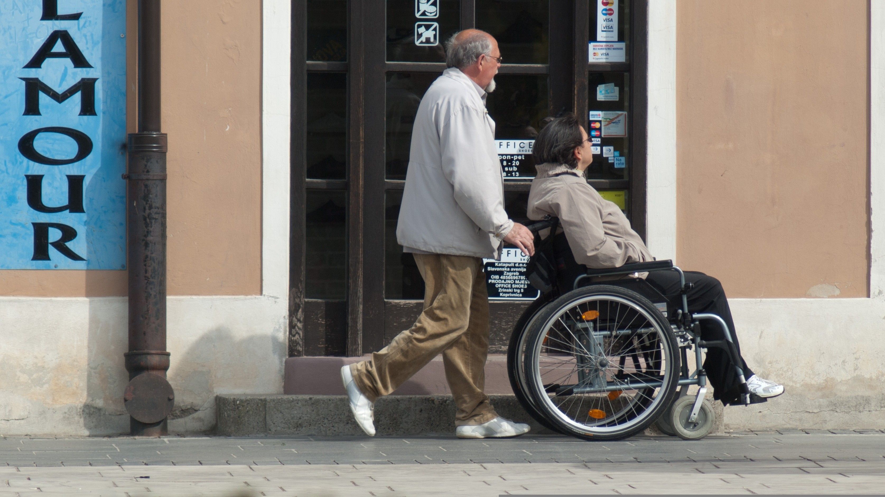 pxby666-wheelchair-908343.jpg